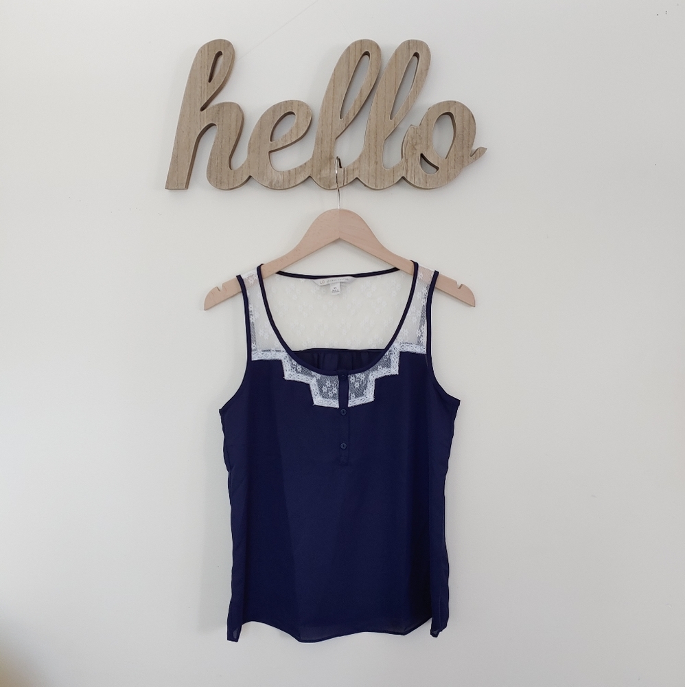 NWOT LC Lauren Conrad Sleeveless Blouse (XS)